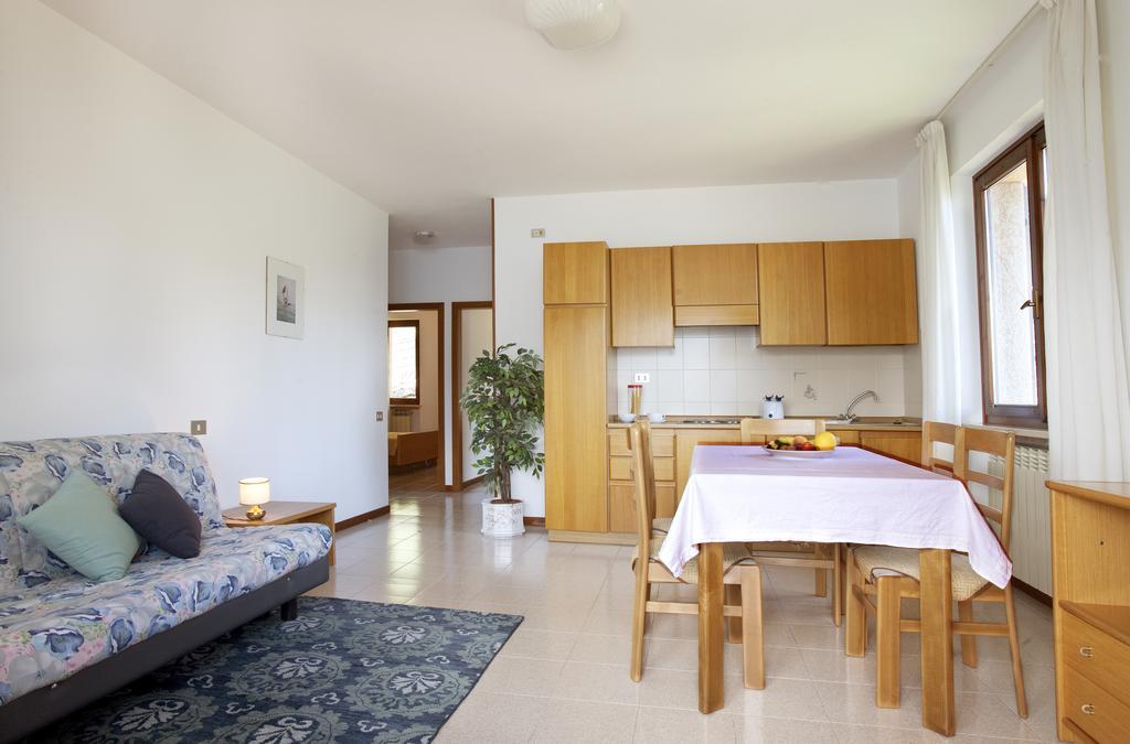 Residence Le Balze Malcesine Kamer foto