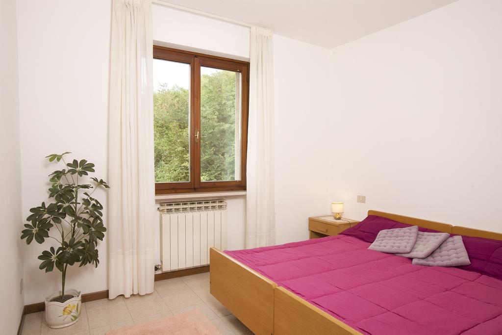 Residence Le Balze Malcesine Kamer foto