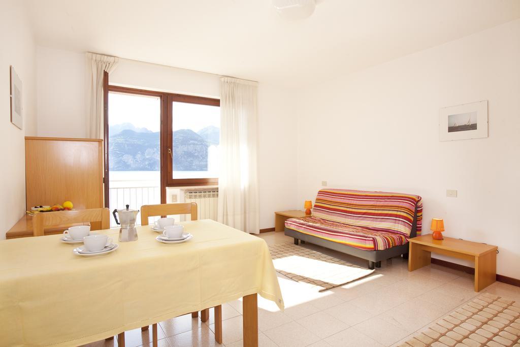 Residence Le Balze Malcesine Kamer foto