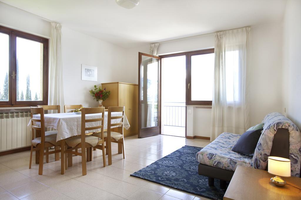 Residence Le Balze Malcesine Kamer foto